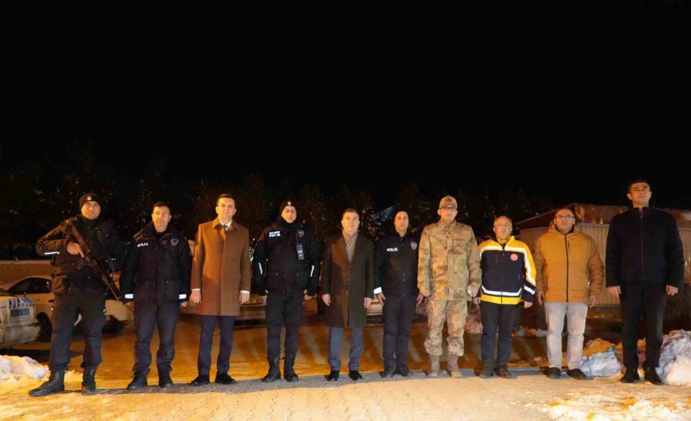 Bayburt’ta Yeni Yıla Görevi Başında Giren Güvenlik Güçleri Ve Sağlık Çalışanları Unutulmadı