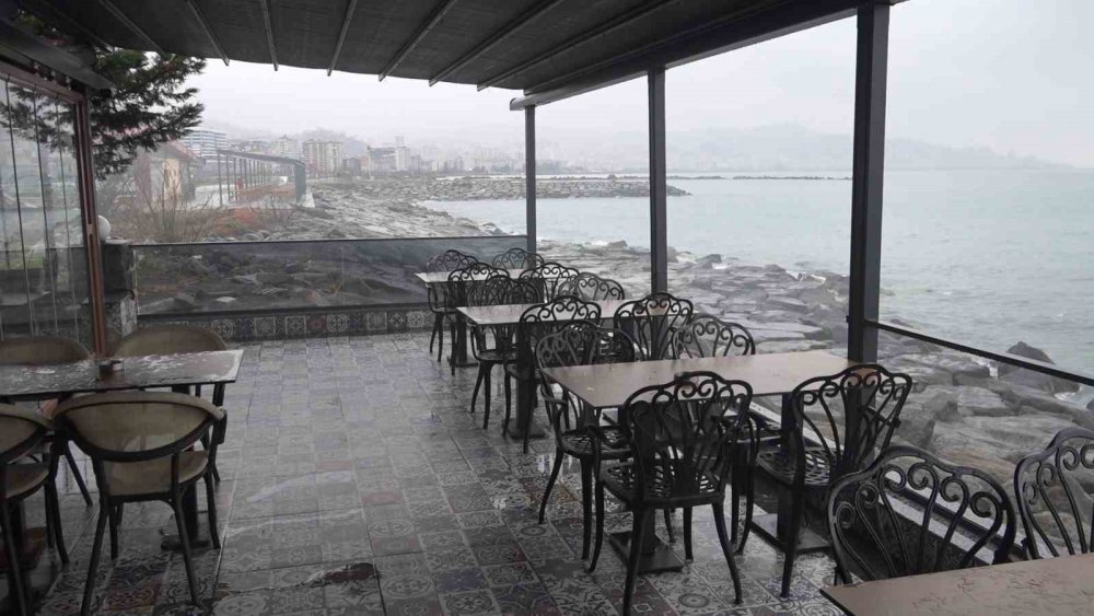 Rizeli Sahil Esnafı Perişan , Fırtına 1 Gün Sürdü Ama Etkileri 18 Gündür Sürüyor