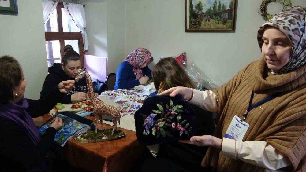 Unutulmaya Yüz Tutmuş Yorgan Desenleri Artık Giysilerde Ve Çantalarda Hayat Buluyor