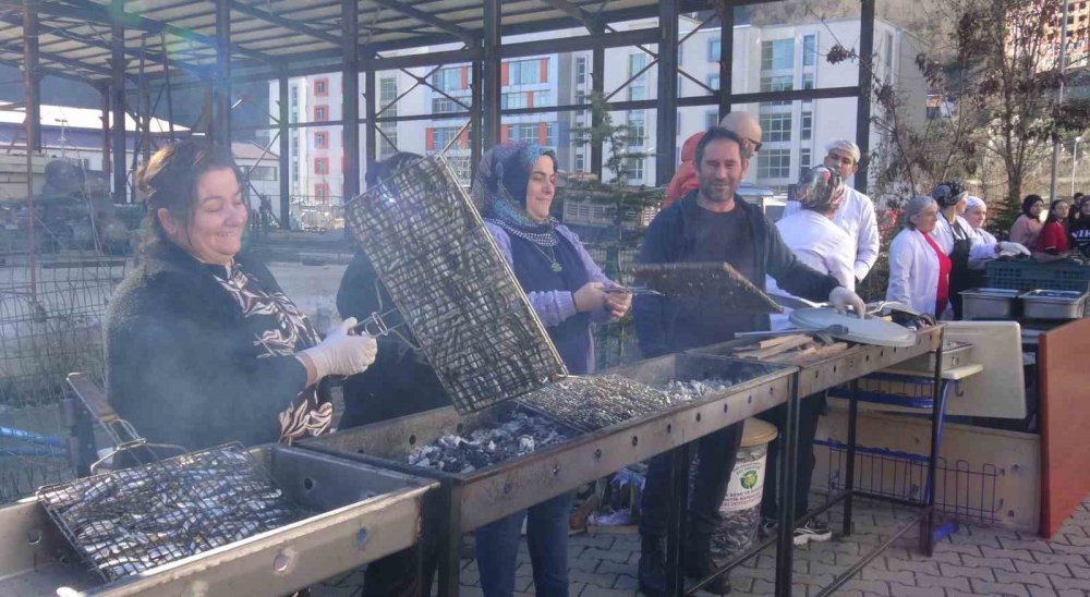 Artvin’in Borçka İlçesinde Hamsi Şenliği
