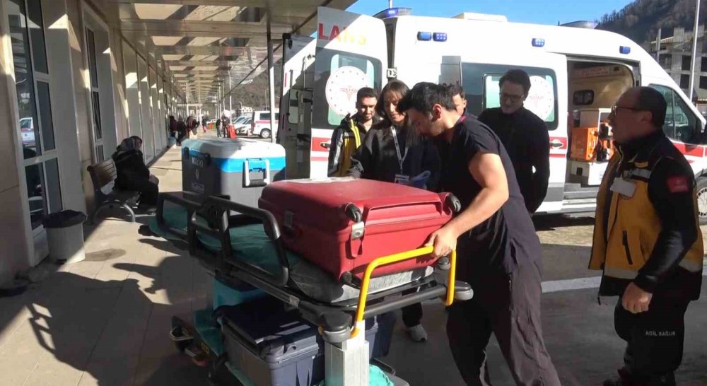 Trafik Kazasında Ağır Yaralanan Genç Kızın Organları 4 Hastaya Umut Oldu