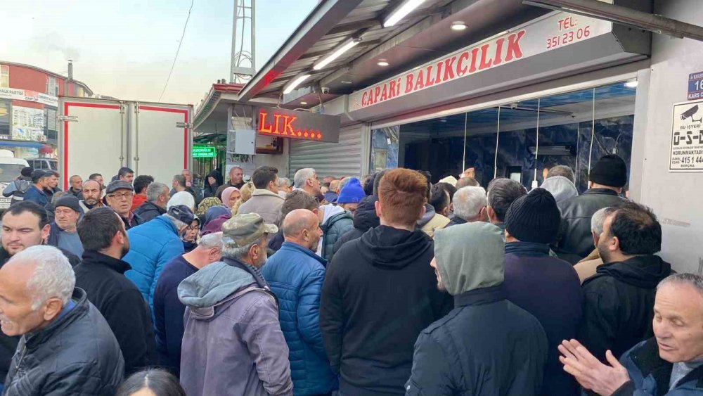 Artvin Hopa’da 30 Liralık Hamsiye Yoğun İlgi