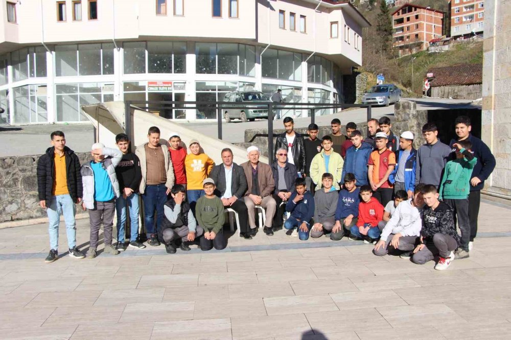 Trabzon'da 3 Kuşaktır Bu Caminin İmamları Aynı Aileden