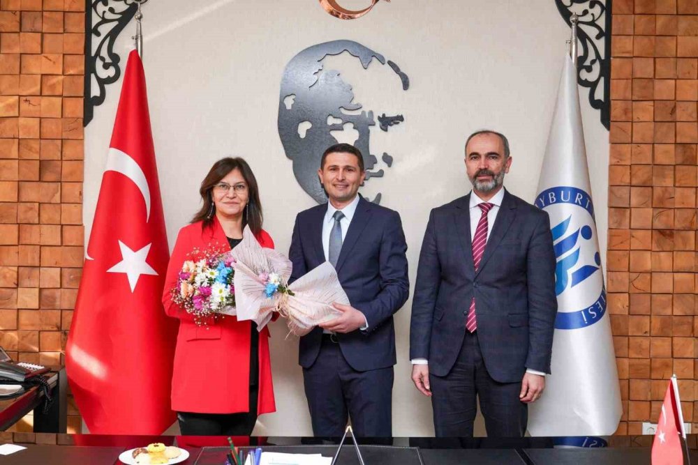 Bayburt Üniversitesinde 3 Fakültenin Dekanı Değişti