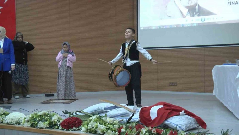 Rize’de ‘istiklal Marşı’nı Güzel Okuma Yarışması’ Düzenlendi