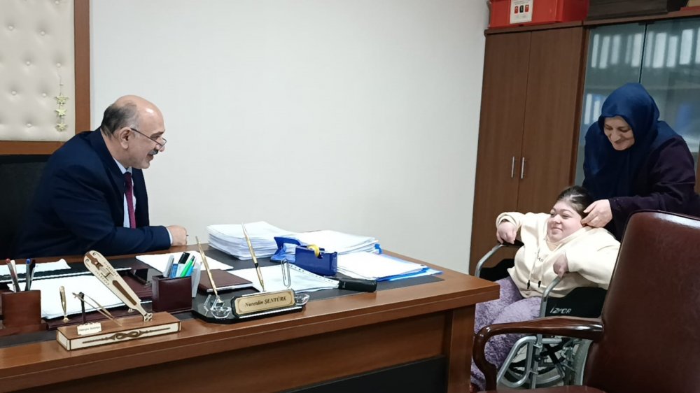 Rizeli Engelli Medine Nur Şen'in karne heyecanı