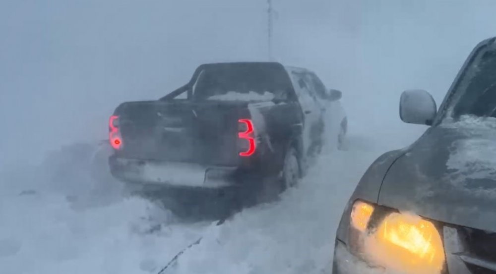 Sahara Geçidi’nde Yoğun Kar Ve Tipi Ulaşıma Engel Oldu