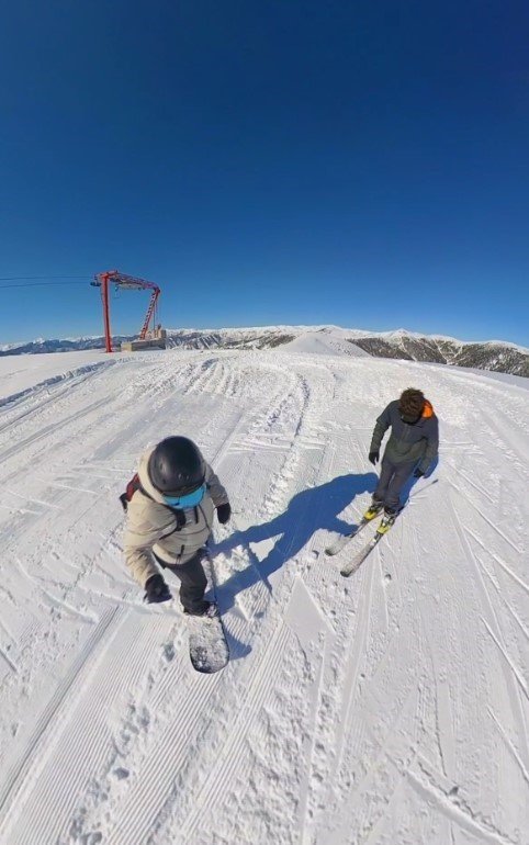Snowboardcu İle Kayakçı Kozlarını Zigana Dağı’nda Paylaştı