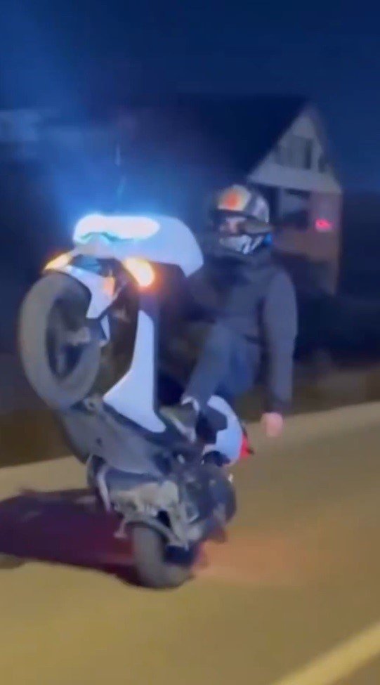 Polis Affetmedi , Hem Motorundan Hem De Ehliyetinden Oldu