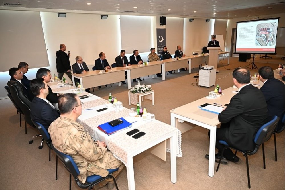 Vali Mustafa Çiftçi, Geri Gönderme Merkezi’nde İncelemelerde Bulundu