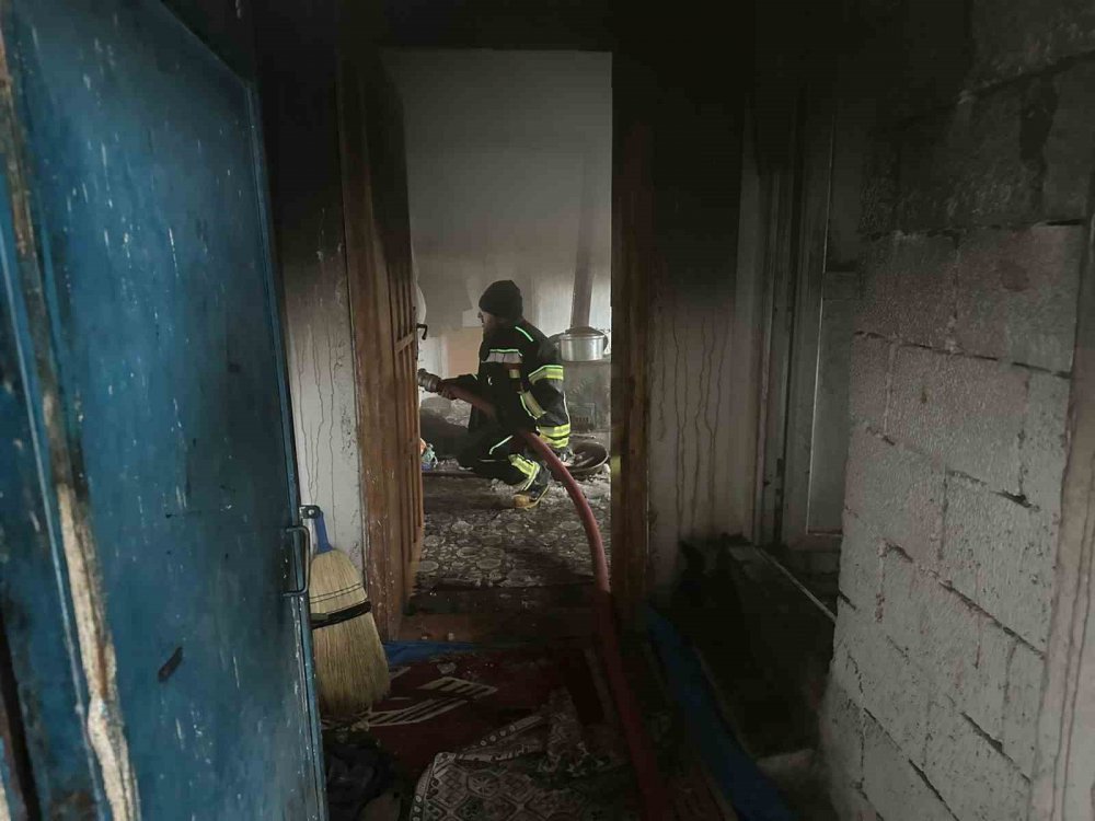 Tekman’da Ev Yangını Korkuttu