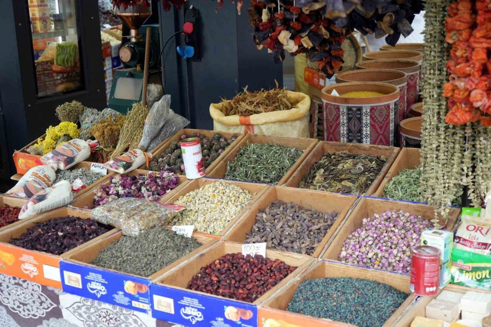 Ihlamur Altınla Yarışınca İlgi, Kış Çaylarına Kaydı