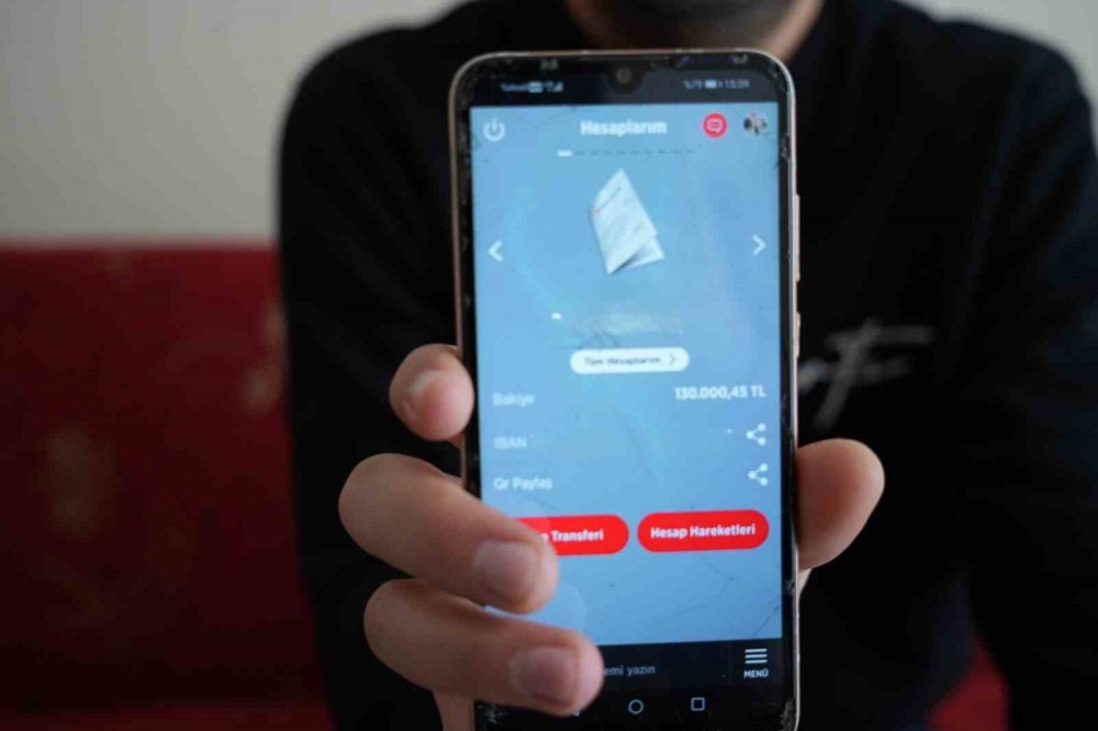 Bayburt’ta Bir Vatandaş Hesabına Yanlışlıkla Gelen Parayı "haram Para" Diyerek İade Etti
