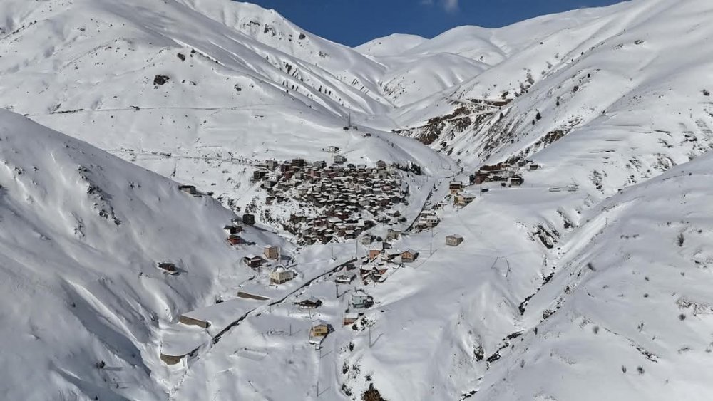 Yusufeli Yüncüler Köyü Yaylası’ndan Kar Manzaraları