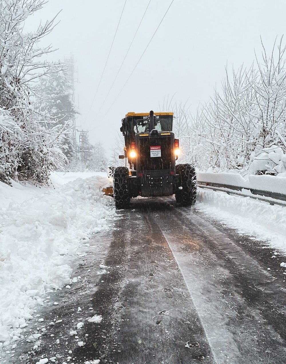 Rize'de toplam 208 köy yolu kar nedeniyle ulaşıma kapandı