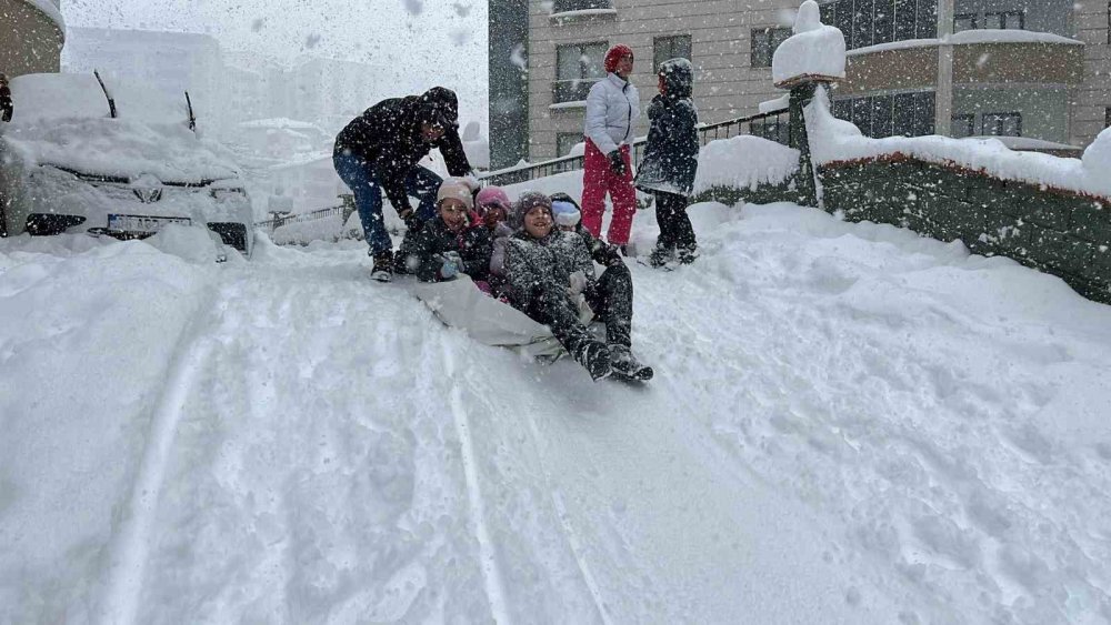 Artvin’de Kar Kalınlığı 2 Metreyi Aştı