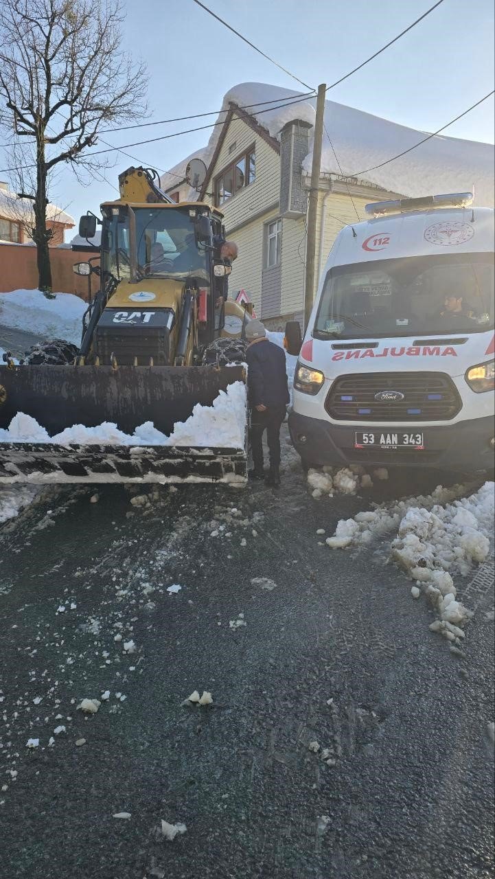 Rize’de Hamile Kadın İçin Seferberlik: İl Özel İdare Ekipleri Yol Açtı