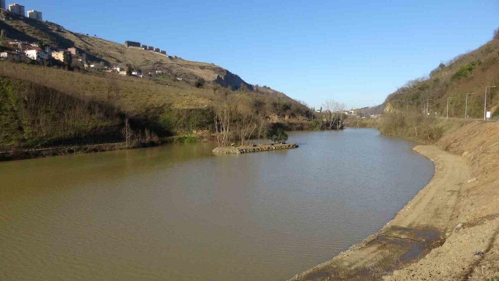 Sera Gölü’nde Balçık Temizliği Tamamlandı: 200 Bin Metreküp Malzeme Çıkartıldı