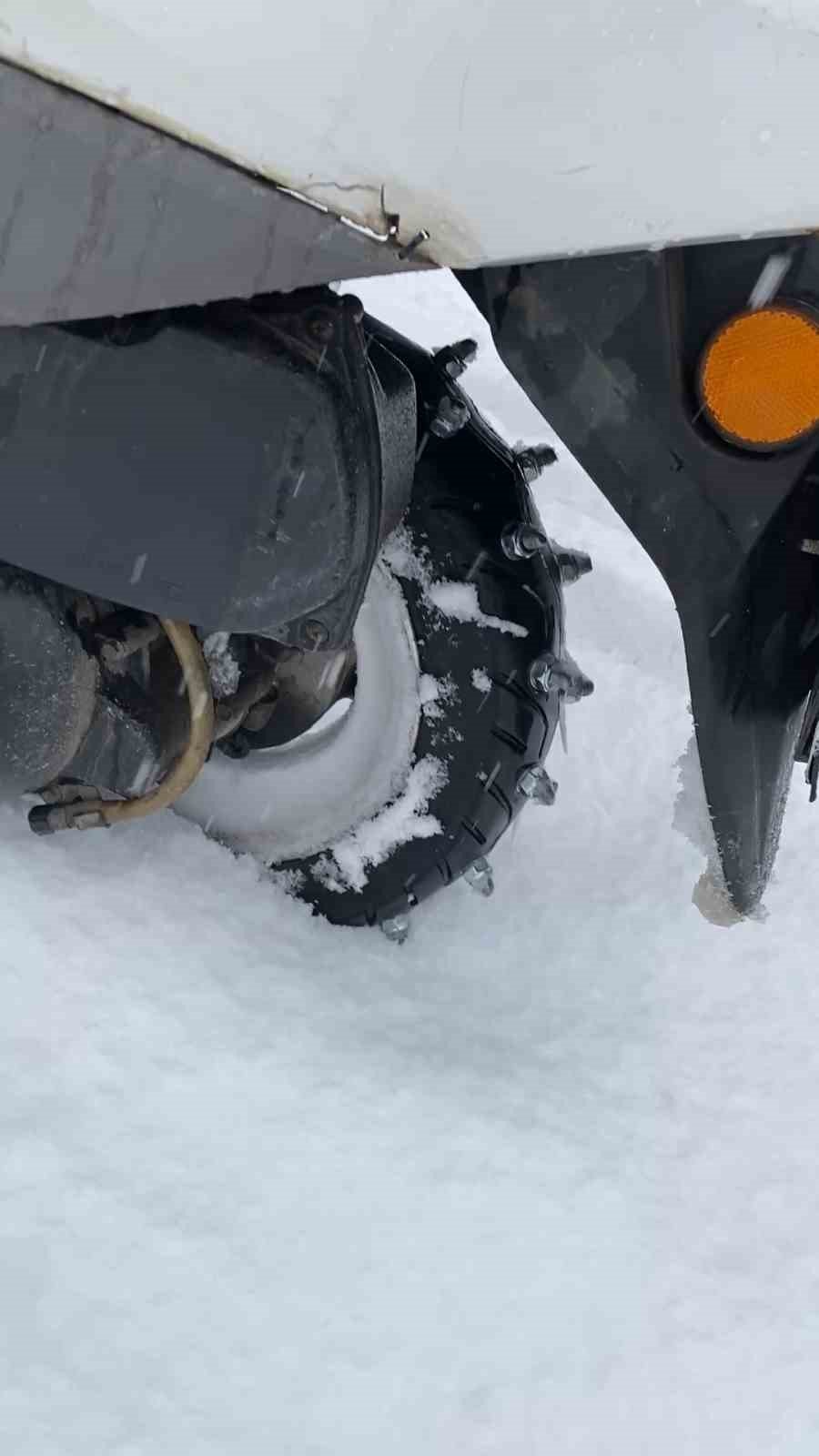 Rizeli Gencin Kar Motosikleti Sosyal Medyada Gündem Oldu