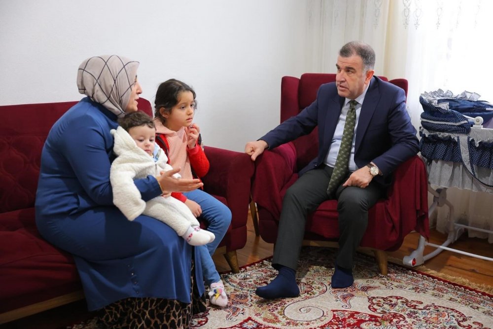 Vali Eldivan Hane Ziyaretlerinde Bulundu