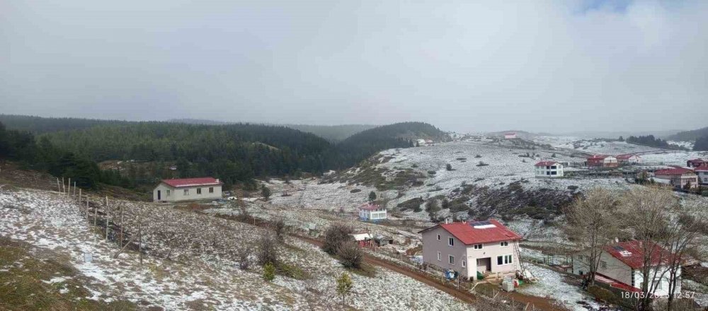 Bolu’nun Yüksekleri Beyaz Örtüyle Kaplandı
