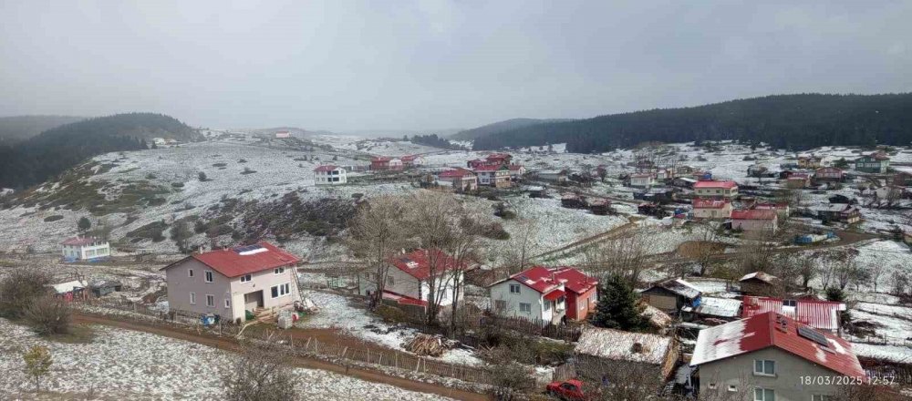 Bolu’nun Yüksekleri Beyaz Örtüyle Kaplandı
