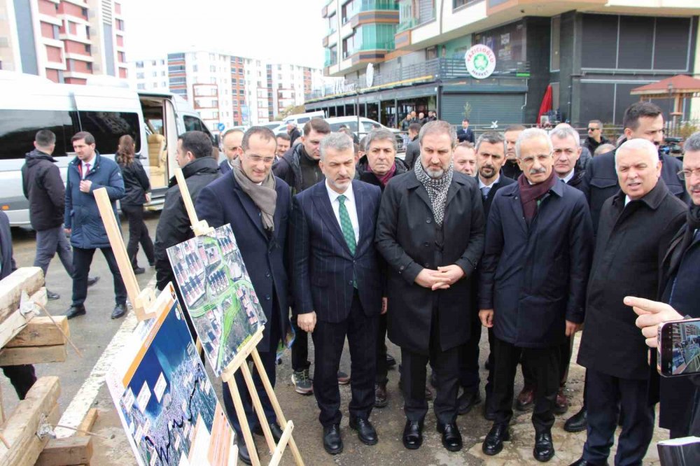 Bakan Uraloğlu: "samsun’dan Sarp’a Kadar Şehir Geçişleri Noktasında Akçaabat En Yoğun Geçişlerimizin Bir Tanesi"