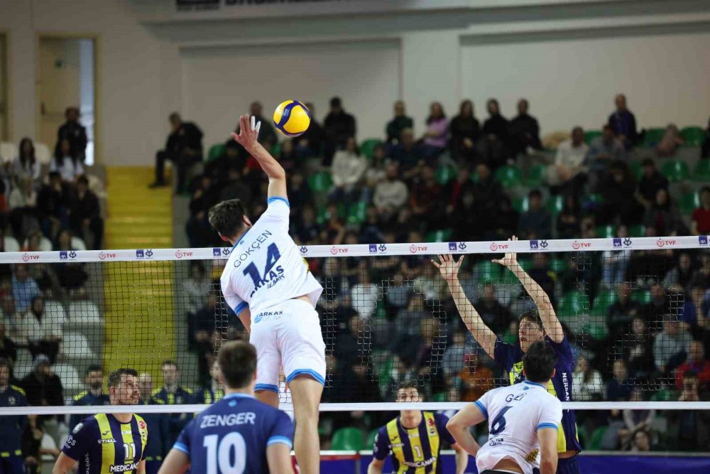 RİZE 2025 Erkekler Axa Sigorta Kupa Voley: Fenerbahçe: 3 - Arkas Spor: 1