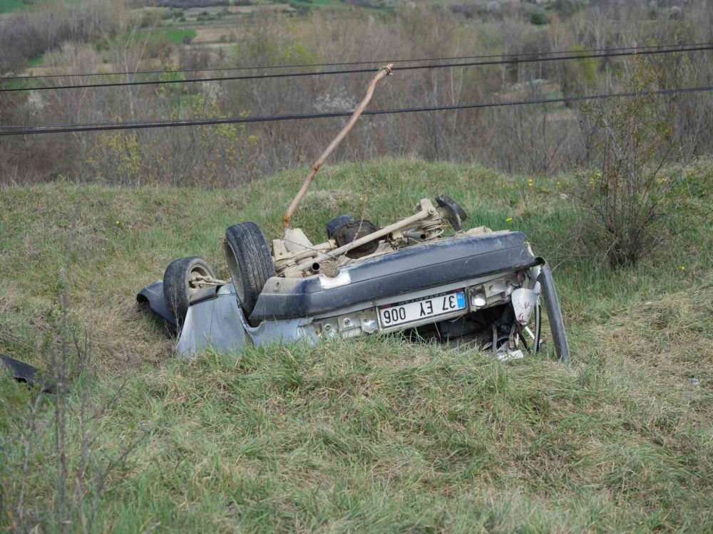 Fiat-tofaş Otomobil Hurdaya Döndü, 23 Yaşındaki Genç Hayatını Kaybetti