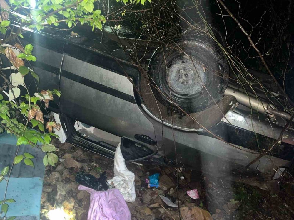 Giresun’da Otomobil Şarampole Devrildi: 4 Yaralı