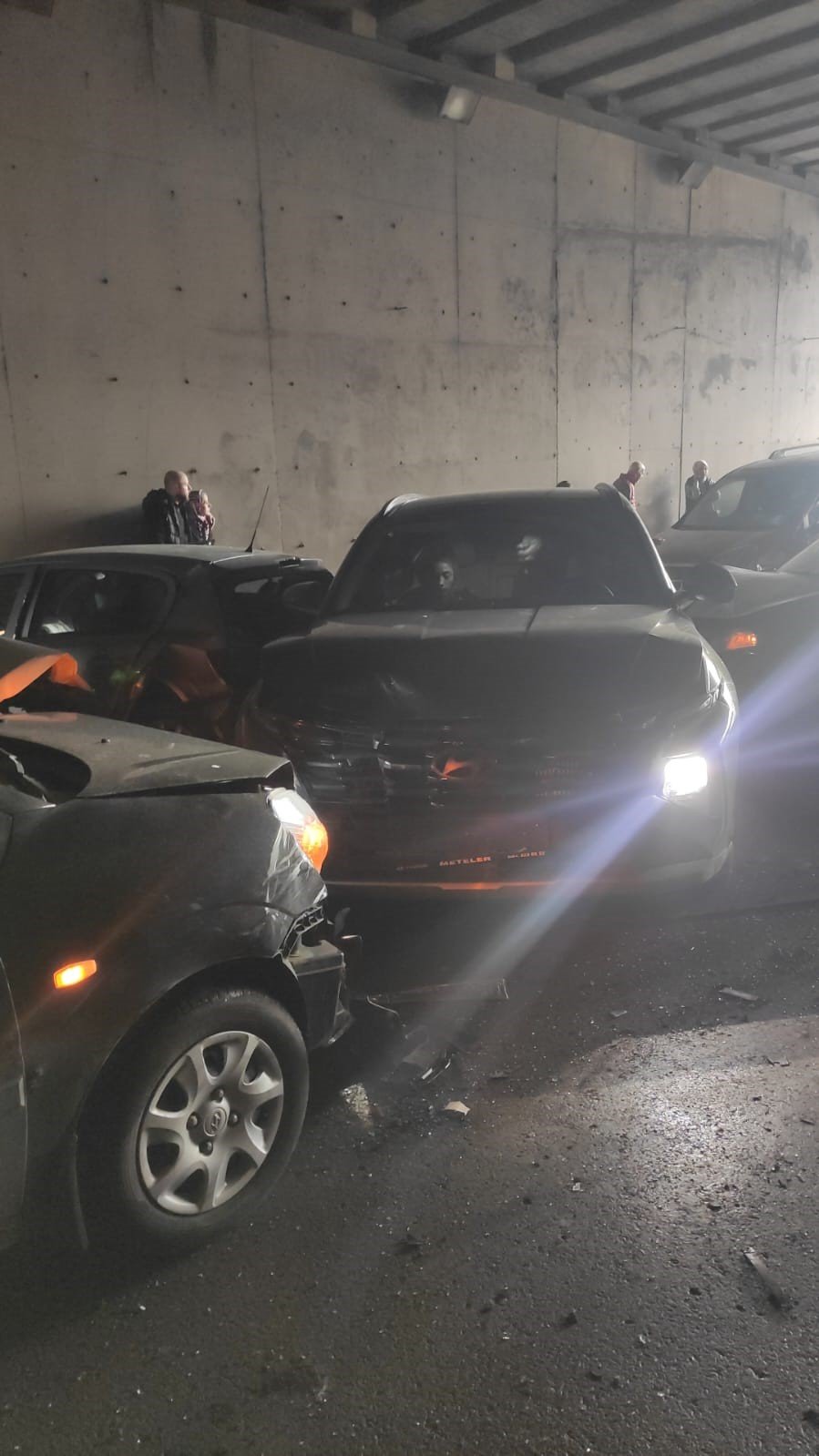 Trabzon'da Zincirleme Trafik Kazası: 25 Araç Birbirine Girdi, 12 Kişi Yaralandı