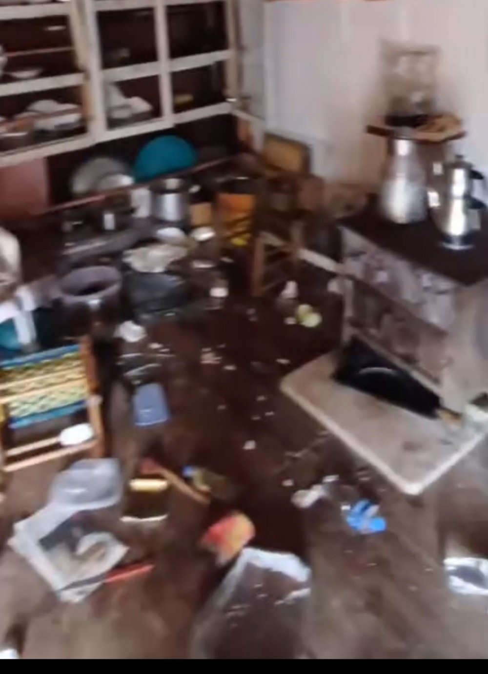 Kış Uykusundan Uyanan Ayılar Anzer Yaylası’ndaki Evleri Talan Etti