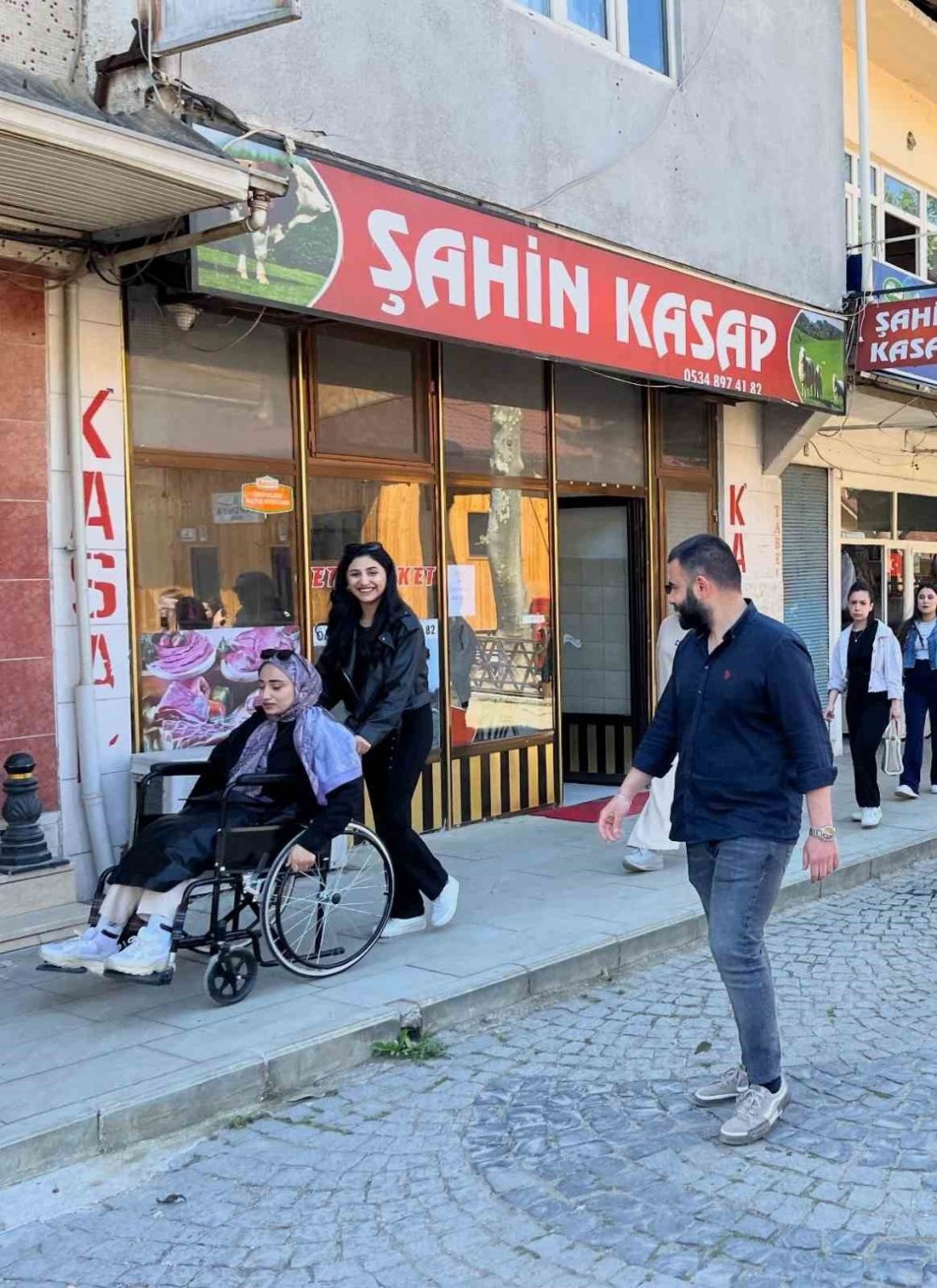 Artvin’de Öğrenciler Engelli Bireylerin Yaşamına Dokundu