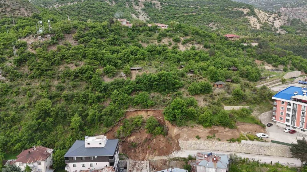 Ardanuç’ta Heyelan Korkuttu
