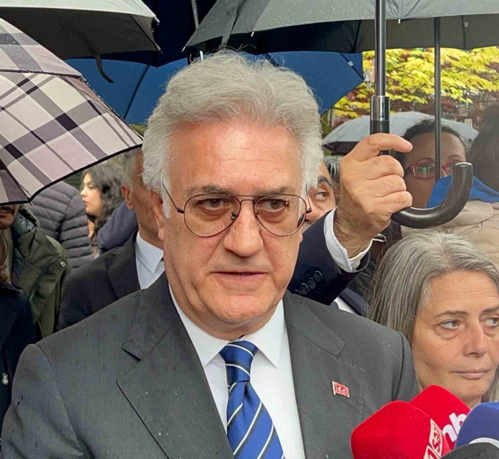 25. Uluslararası Karadeniz Tiyatro Festivali’nin Açılışı Yağmur Altında Yapıldı