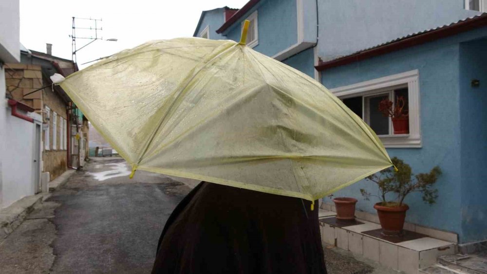 Bayburt’ta Sağanak Yağış Etkili Oluyor