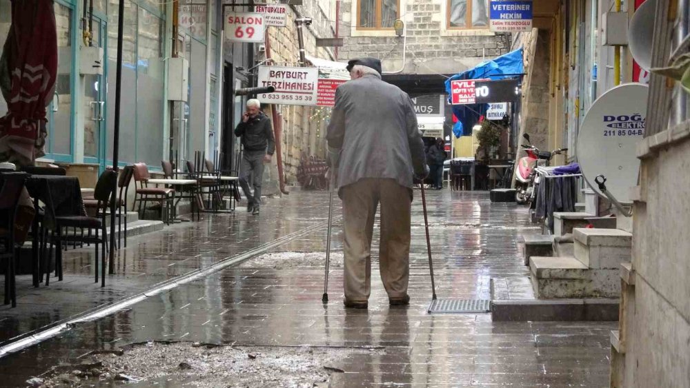 Bayburt’ta Sağanak Yağış Etkili Oluyor