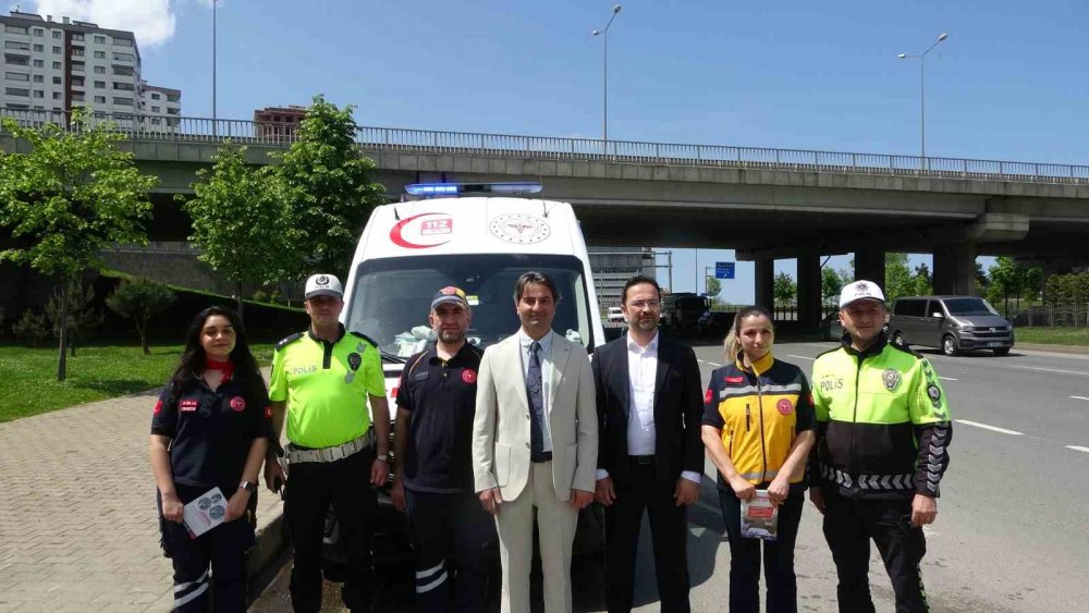 Trabzon’da ‘fermuar Sistemiyle Yaşama Yol Ver’ Etkinliği