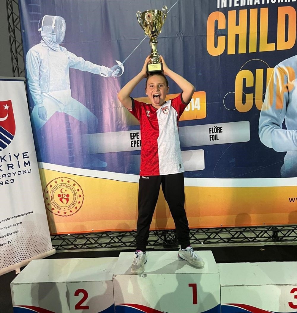 10 Yaşındaki Eskrimcinin Gözü Şimdiden Olimpiyatlarda