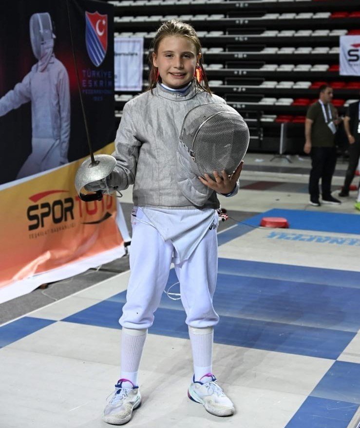 10 Yaşındaki Eskrimcinin Gözü Şimdiden Olimpiyatlarda