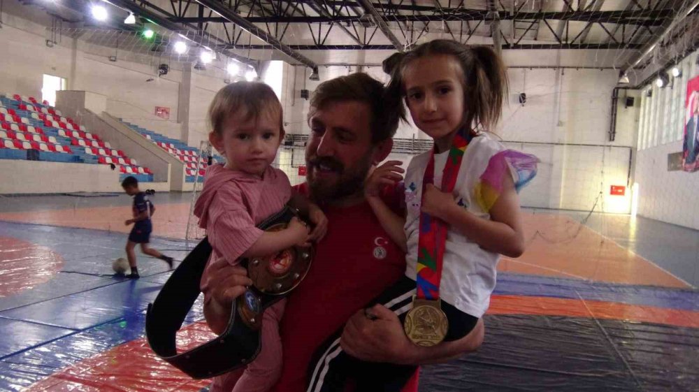 Dünya Şampiyonu İtfaiyeci Mehmet Tüylü, Tokyo Olimpiyatları’na Hazırlanıyor