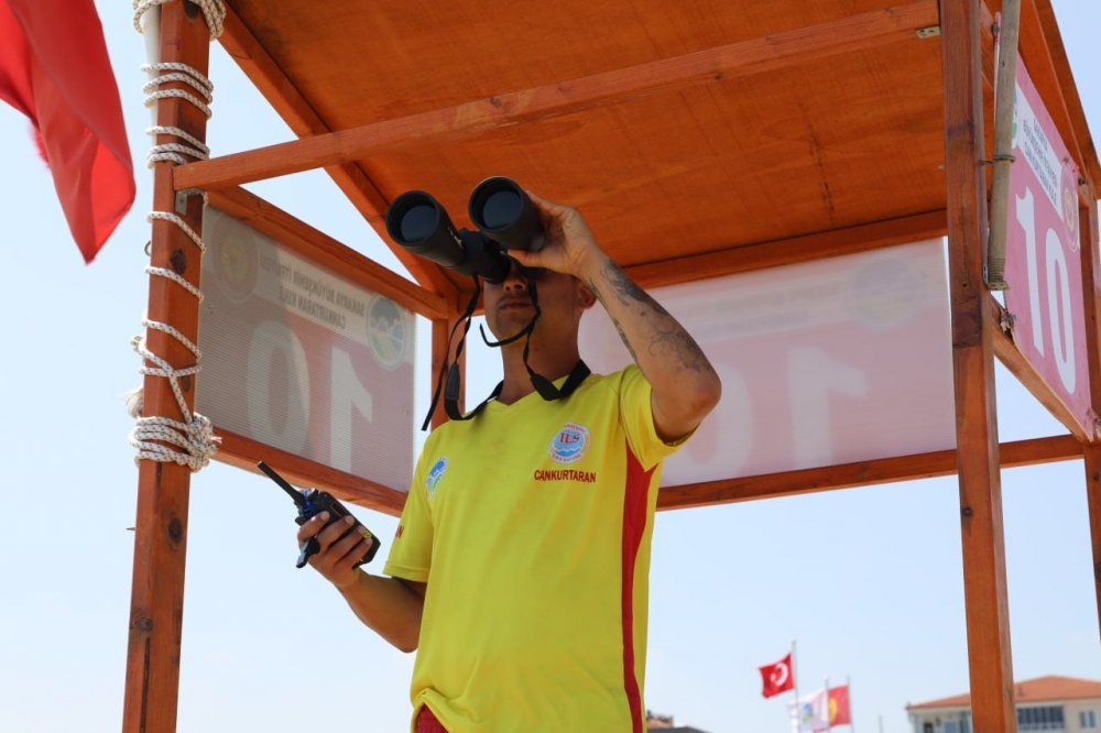 Sakarya Sahillerinde Bayram Nöbeti: 12 Boğulma Vakasına Müdahale Edildi, 15 Kayıp Çocuk Kurtarıldı