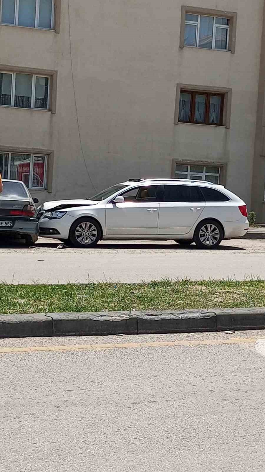 Kalp Krizi Geçiren Sürücü Zincirleme Kazaya Neden Oldu