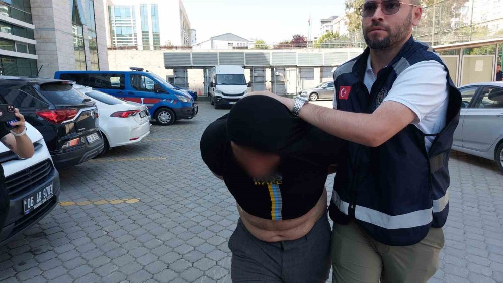 Samsun’da Sitenin Bahçesinden Piknik Masası Çalan Şahıs Tutuklandı