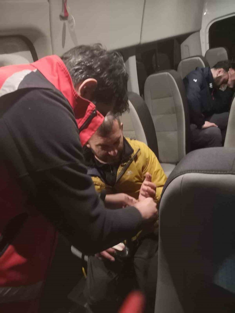 Trabzon’da Yayladaki Buzul Kütlesi Dağcıların Rotasını Değiştirdi, 75 Kişi Kayıp Sanıldı