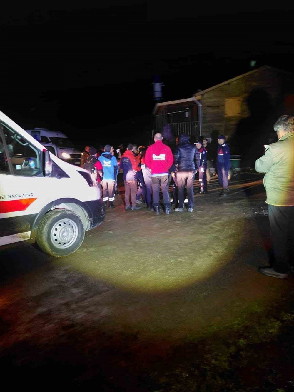 Trabzon’da Yayladaki Buzul Kütlesi Dağcıların Rotasını Değiştirdi, 75 Kişi Kayıp Sanıldı