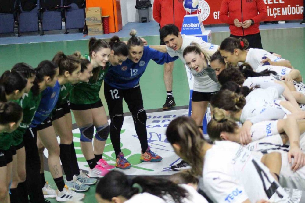 Görele Belediyesi Kadın Hentbol Takımı’ndan Desteğini Çekti