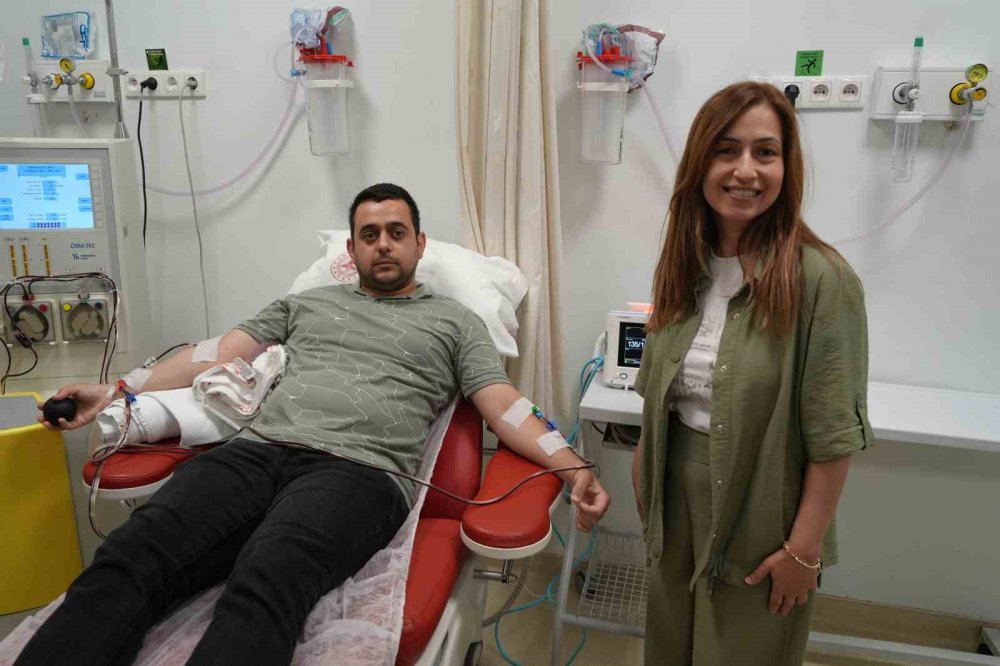 Hayat Kurtaran 100. Kök Hücre Bağışı, Pasta Kesilerek Kutlandı