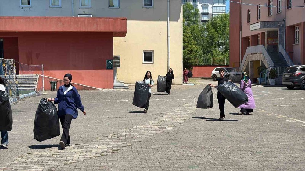 Ordu’da Öğrenciler 67 Bin Pet Şişeyi Geri Dönüşüme Kazandırdı