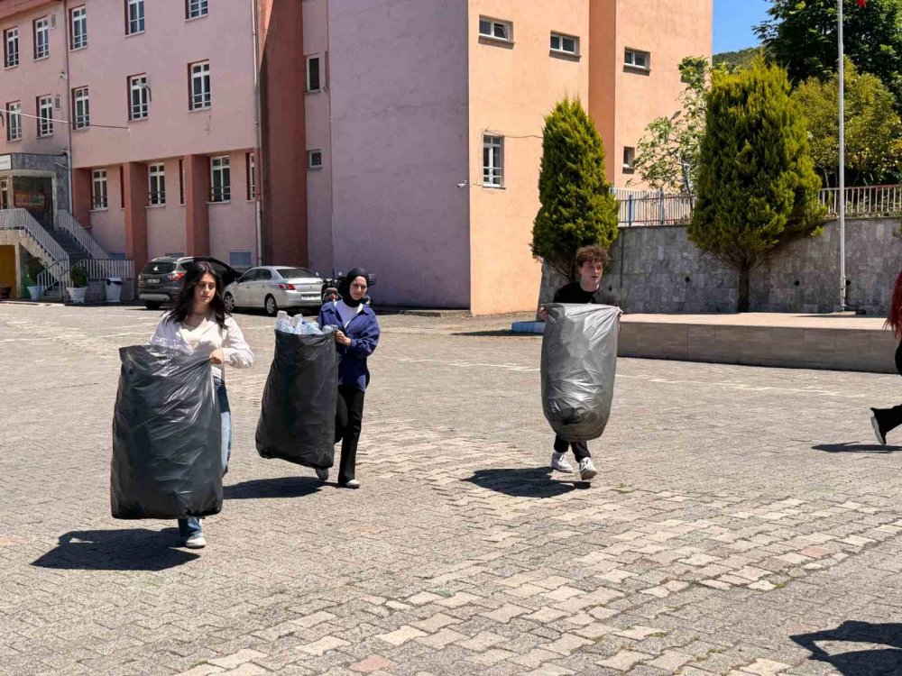 Ordu’da Öğrenciler 67 Bin Pet Şişeyi Geri Dönüşüme Kazandırdı
